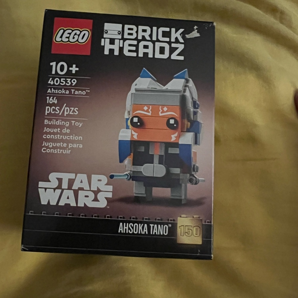 Ahsoka Tano Star Wars 150th edition LEGO BrickHeadz